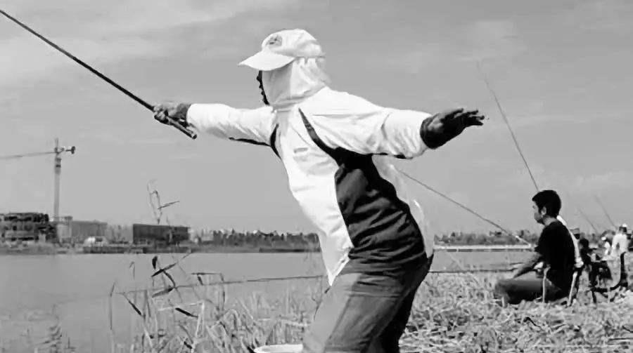 饵料|抛竿越远越好？谣言！这是你钓一会后就没鱼吃钩的原因！