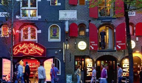 荷兰|荷兰到底多“开放”？当众展示脸红之事，中国游客：难以接受