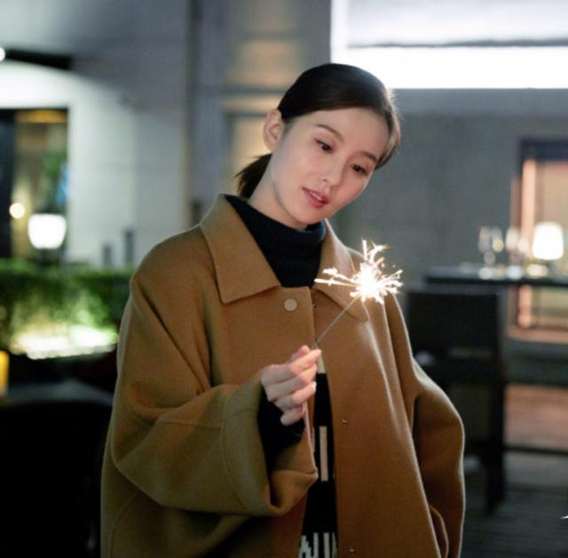 刘诗诗|刘诗诗的职场穿搭不算高级，但真的很值得学习