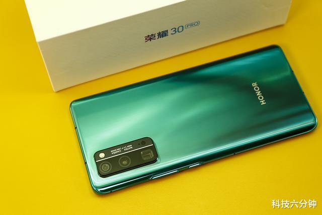 华为荣耀|华为扛不住了，荣耀30pro一夜降至“小米价”，麒麟990+256GB
