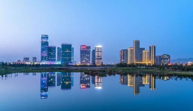 教师|年终奖一次发90000多，教师，真配得上这样的高收入吗