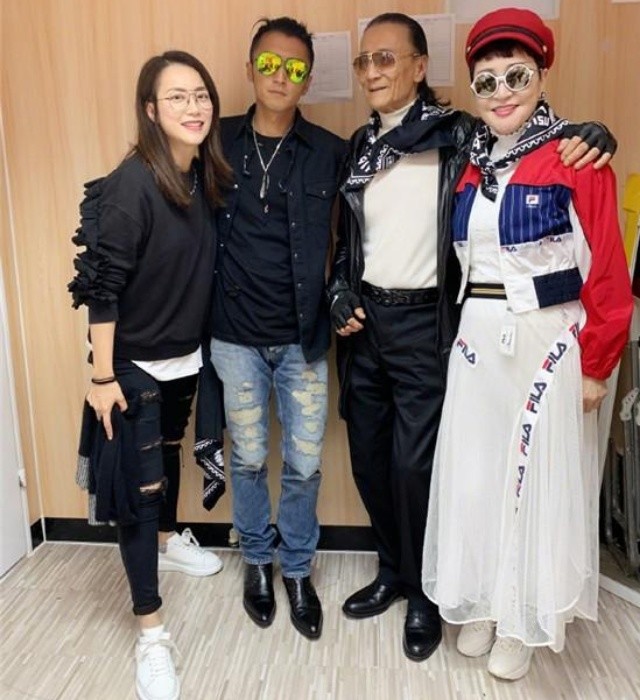 『霍汶希』霍汶希母女俩近照，9岁Honey遗传妈妈美貌基因，刚一出生就没爸爸