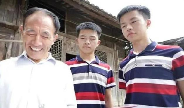 清华大学|双胞胎兄弟高考相差2分，一个上清华、一个上北大，网友：羡慕