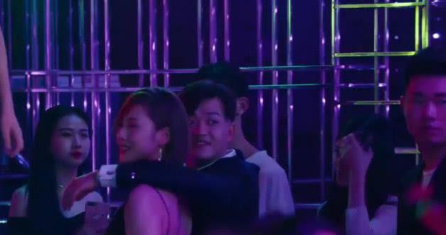 赵泰|为何赵泰一个手势DJ就知道他要全场买单？你以为瞎编，富人笑了