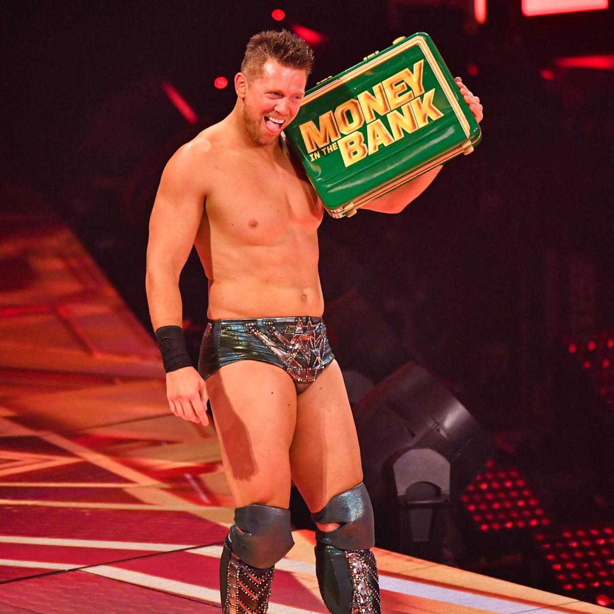 米兹|米兹时隔十年再夺WWE合约包，兰迪痛击德鲁豪取第14次世界冠军！