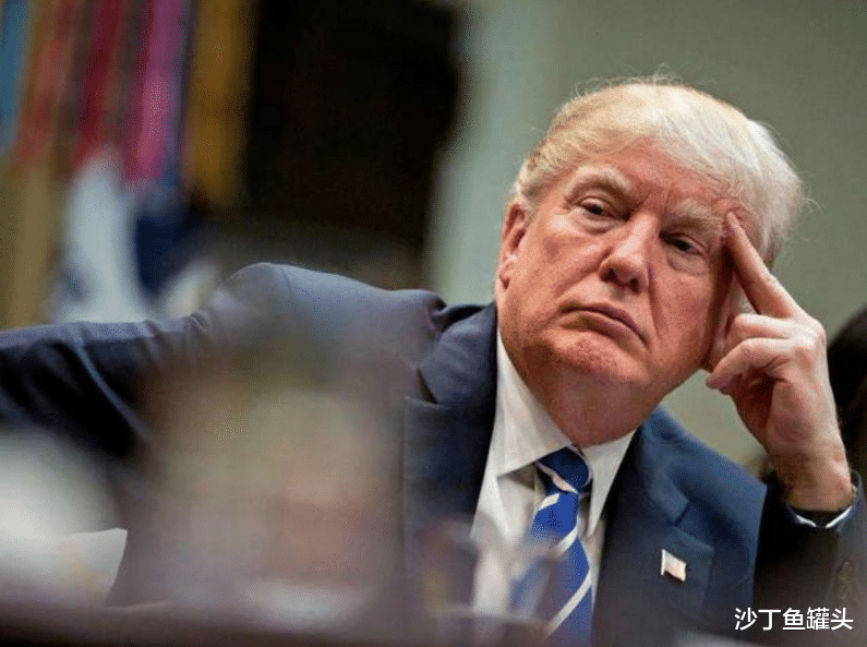 #美国#美国确诊人数已经突破113万！患者尸体被摆放在白宫门口，呼吁特朗普下台！