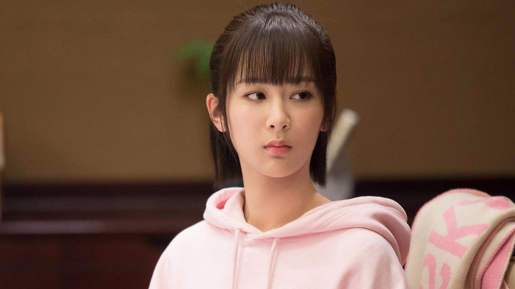 杨紫|有一种“差距”叫杨紫和秦俊杰，仅分手2年，两人差距天差地别！