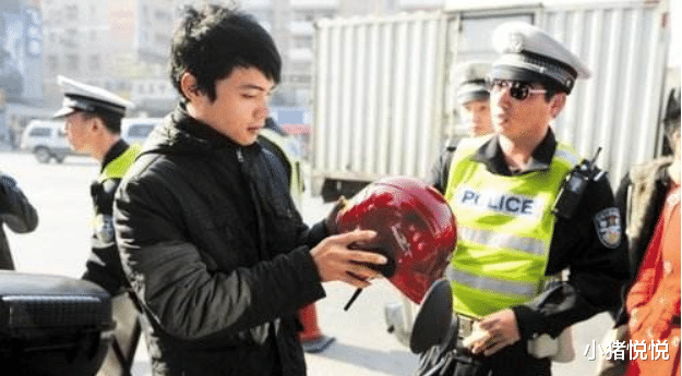 『』100亿头盔市场“休克”？头盔价格“闪崩”，倒爷们要哭了