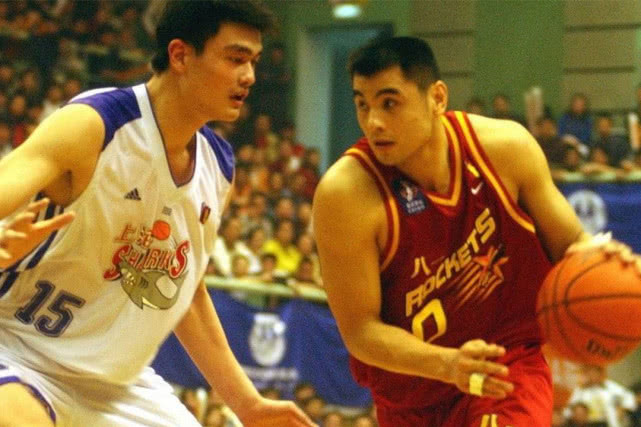 [刘玉栋]实力不输姚明王治郅，刘玉栋为何不去打NBA？说出来你可能不信