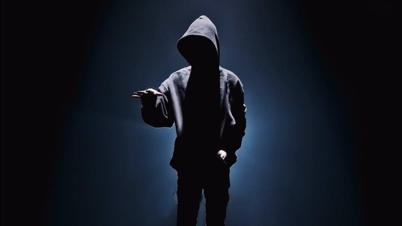 骚白@斗鱼骚白无限期“停播”!动态宣布暂别舞台,网友纷纷猜测,炸裂