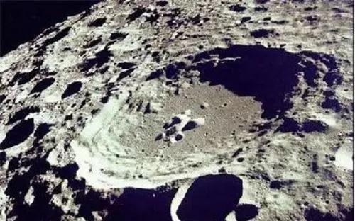 【月球】人类为何急于登月？月球背面竟有大量外星人？