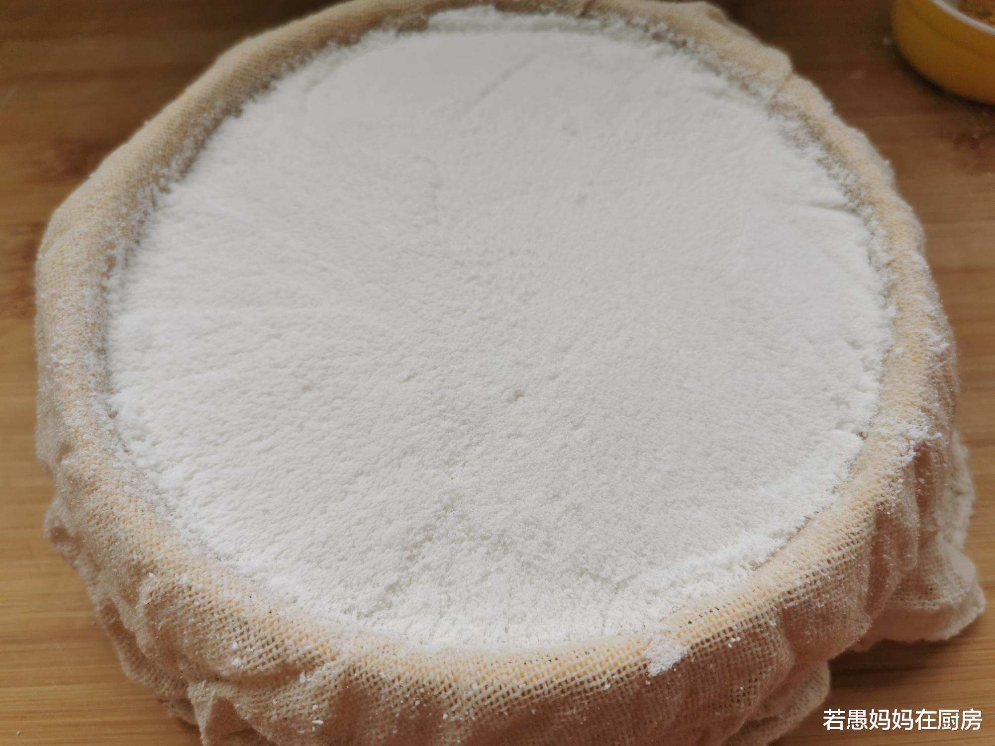 『土豆』想吃米糕不用买，告诉你详细做法，不用面粉不用发酵，成本5块钱