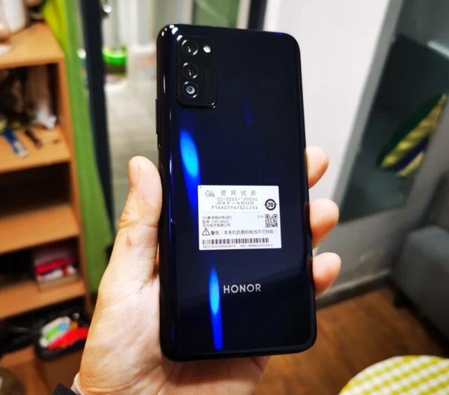 荣耀|即将击穿2000元！荣耀V30价格再降，麒麟990+前置双打孔