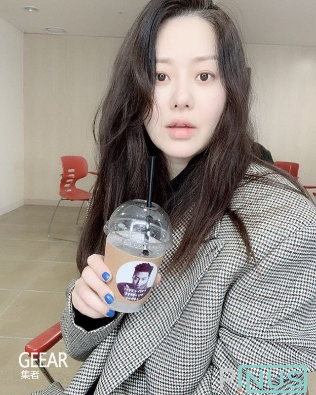 面膜|这位韩国女星已经近50岁了？她的护肤窍门都在敷面膜的步骤！