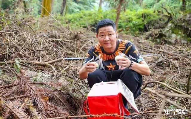 『三德子』同演太监\三德子\,一个拿影帝,一个隐退养鸡身价过亿娇妻在怀