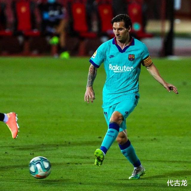 「印度」西甲复赛最新积分榜：巴萨皇马争冠厮杀，西班牙人看到保级希望