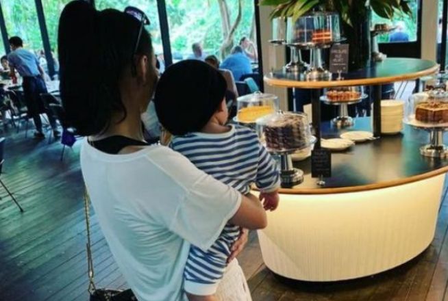 张柏芝|张柏芝大方回应三胎生父?晒全家照秀恩爱,三胎生父信息被暴露