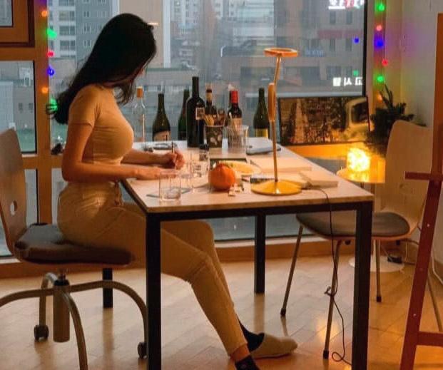 【健身】姑娘年过30爱健身,颜值高身材好,就是一直单身