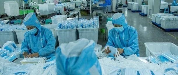 让恨变成太俗气的事 中国又火了,全球每人获40只中国口罩,今年春节真的要加班了