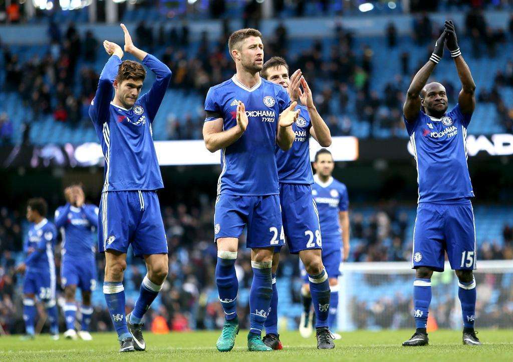 英超▲取消本赛季已成定局，利物浦曼联舌战群儒，5：15优势不大