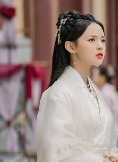 杨超越|杨超越实力到底有多强？看到粉丝为她做的事，比公司还有震慑力