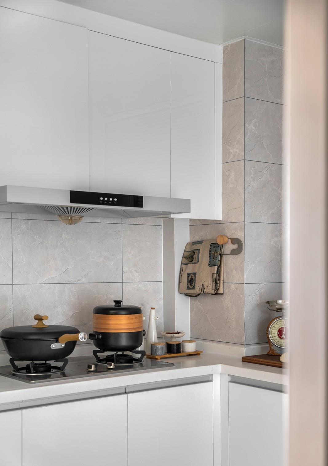 「设计师」越来越多人喜欢轻奢风，120㎡的家，学他这样装修，创新且惬意！