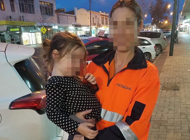 排头国际|10岁少女被害，现场残忍诡异，澳洲小镇陷入惊恐，凶手年仅14岁