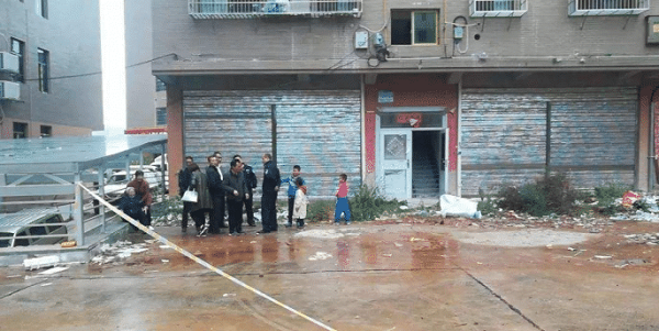 邵阳|湖南邵阳一家三人坠楼两死一残，邻居疑似凶手，杀人原因：漏水