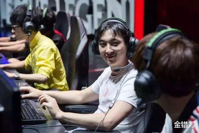 小姐姐▲22元让首富之子陪玩1小时！这个突然爆火的职业，快被榨干了