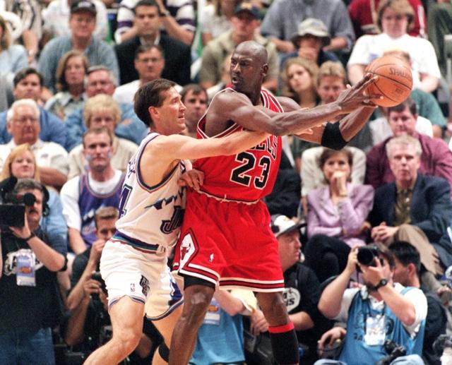 勒布朗·詹姆斯|35岁入选一阵有多难？NBA历史仅4人，看到他詹姆斯也要绝望