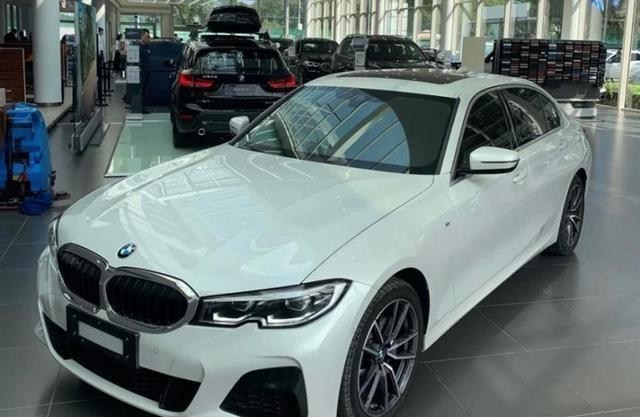 宝马320|纠结！宝马320和奥迪A4L价格相仿，到底应该买谁呢？