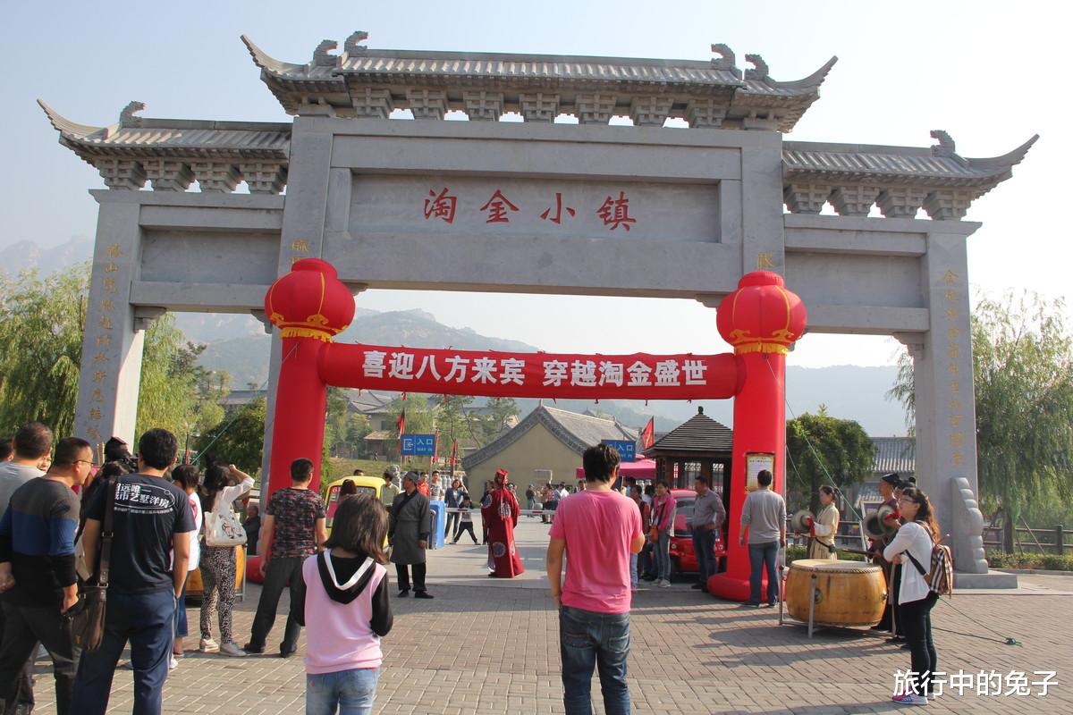 旅游业|山东“任性”4A景区，每月往河里丢20万黄金，游客捡到带走