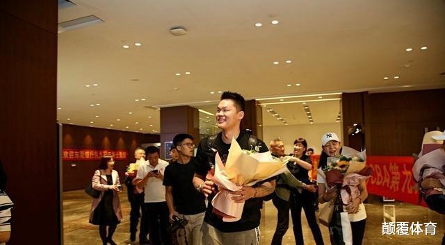 「广东男篮」CBA拿下总冠军能有多少钱？看过你就知道了，出乎意料