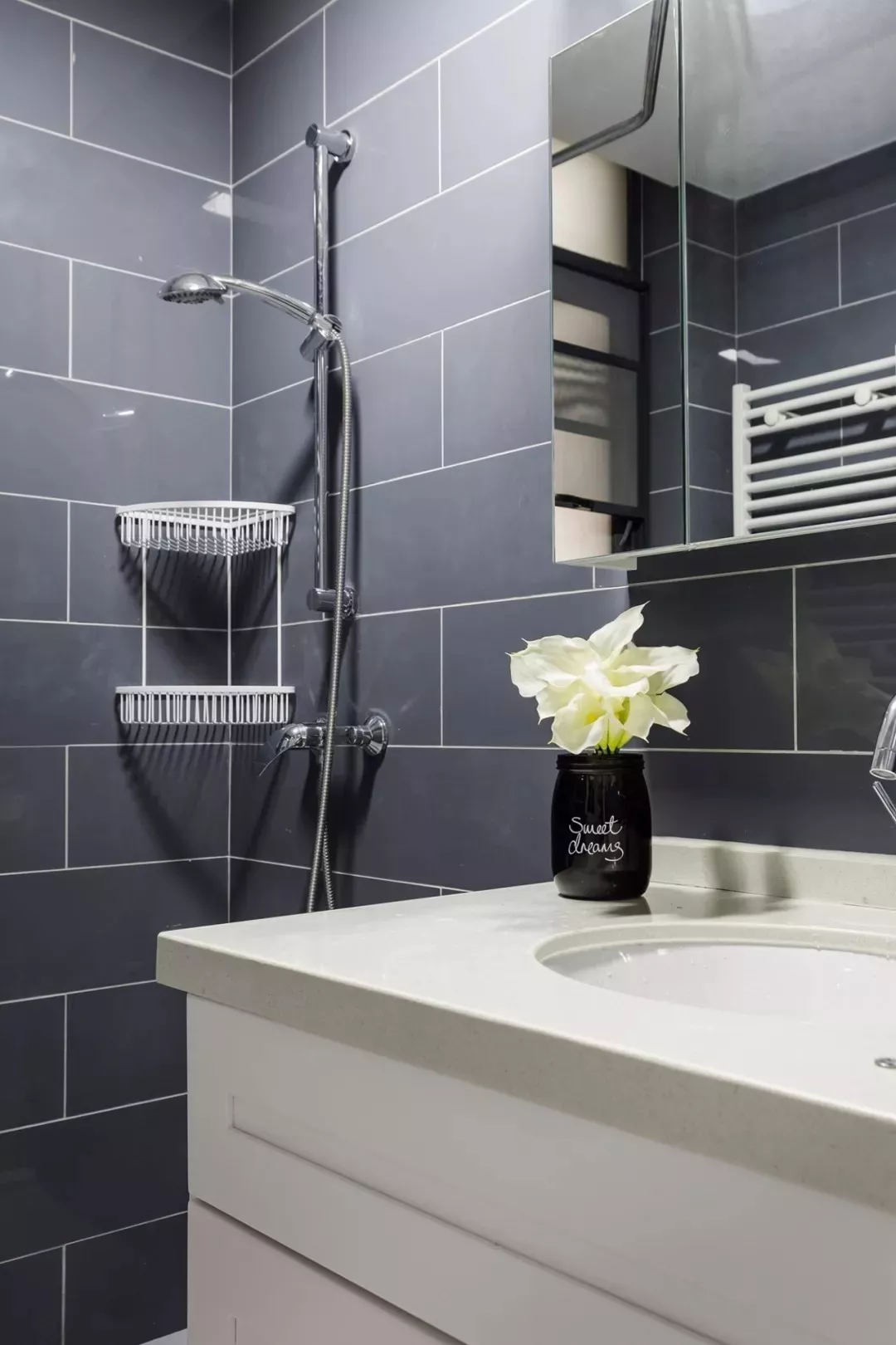 110平新房只是刷了大蓝墙，同事纷纷上门来拍照！