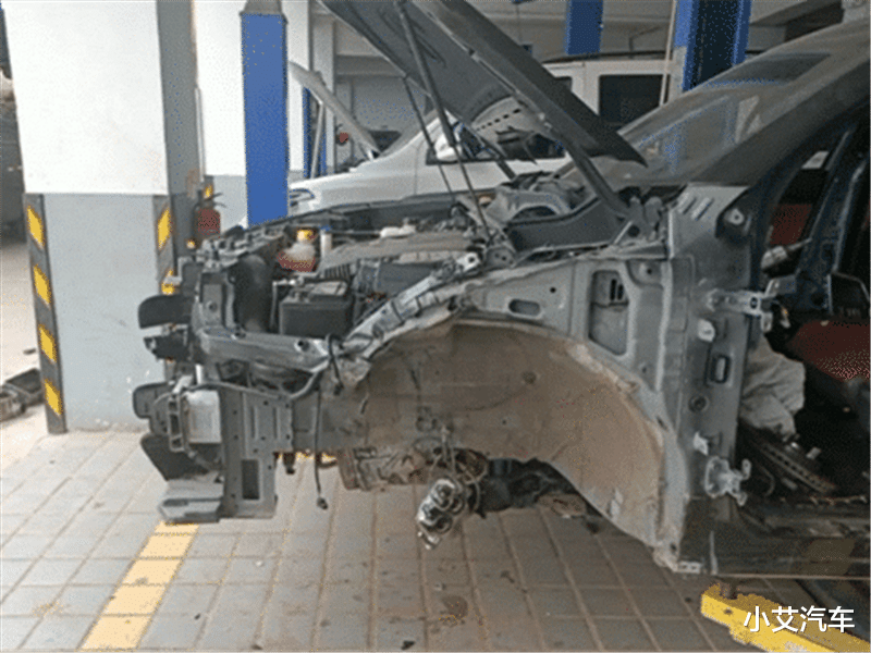 [长安CS75]长安CS75 PIUS撞上土方车，看到受损情况，网友：中保研果然没说错！