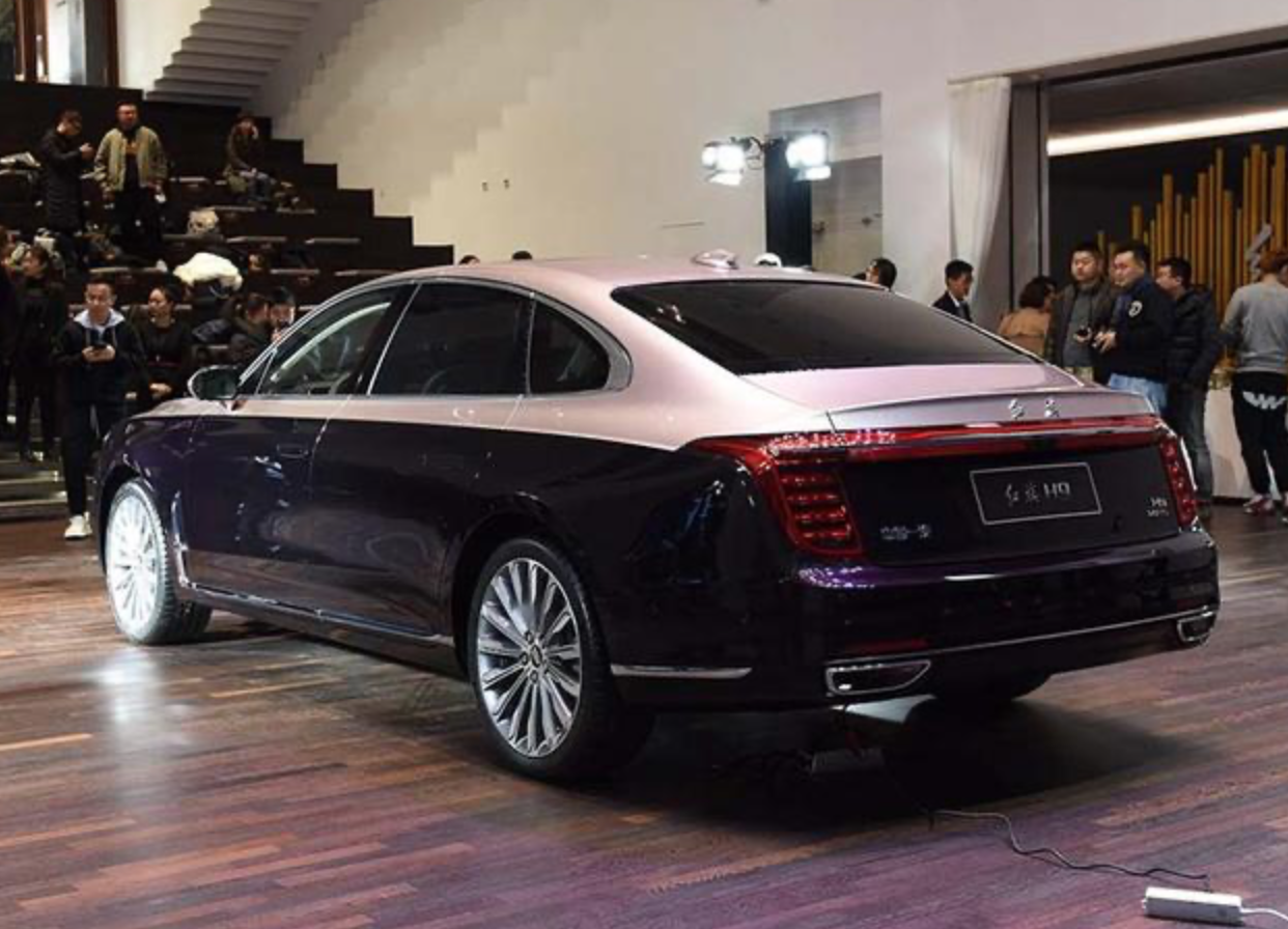 红旗|红旗H9预售价33万起，四座版要60万，网友：红旗飘了？