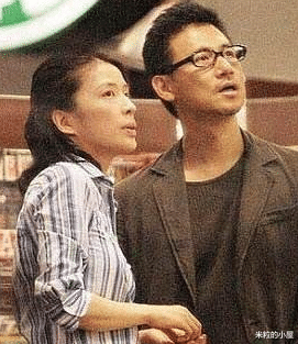 钟汉良|钟汉良隐藏了15年的妻子，竟然长这样？难怪连唐嫣张钧甯都看不上