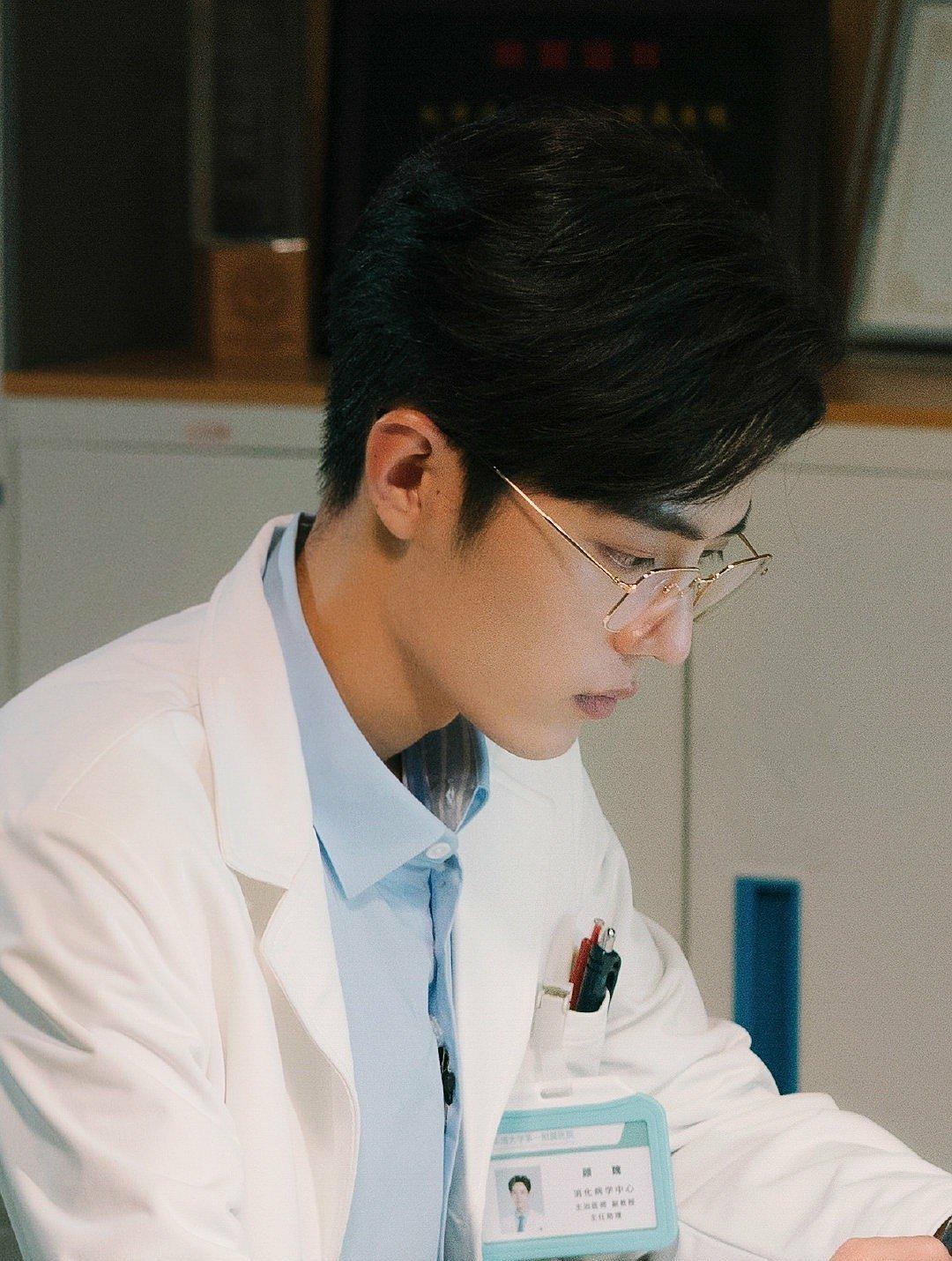 肖战|肖战因小角色V榜破9，肖战的胜负手在哪里？德塔文两点总结