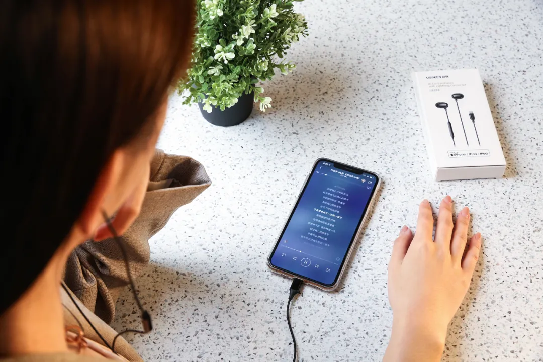 iphone12|iPhone 12评测:信号很好5G也很快,唯独这三个方面掉链子