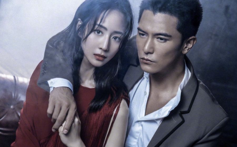 有种"连头发丝都在避嫌"叫邱泽,坐张钧甯身边,手的位置看懵主持