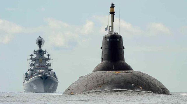 「」若美军11艘航母倾巢出动,哪个国家有实力抵挡?专家:仅有1国