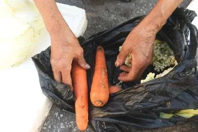 肝脏@42岁夫妻俩,全身发黄,提醒:三种东西早扔掉,别舍不得