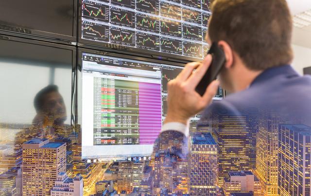 「炒股」靠炒股票为生活的散户，有没有比上班挣得多，为什么？