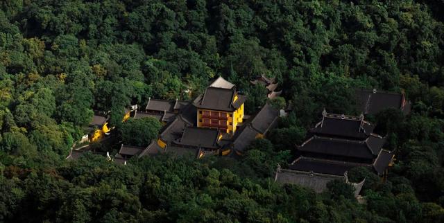 灵隐寺|4年前,那个入职灵隐寺90后小伙,还不起房贷辞职“还俗”了