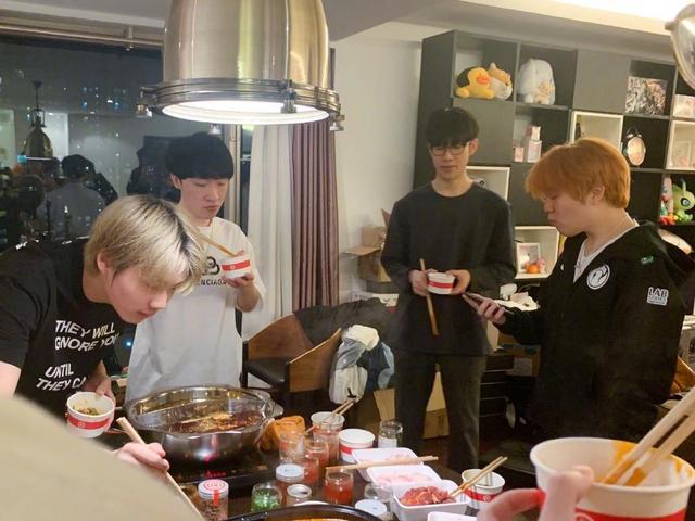 「ig」IG继S8夺冠后最惨比赛!战绩4-35全队自闭,LPL众解说赛后发博