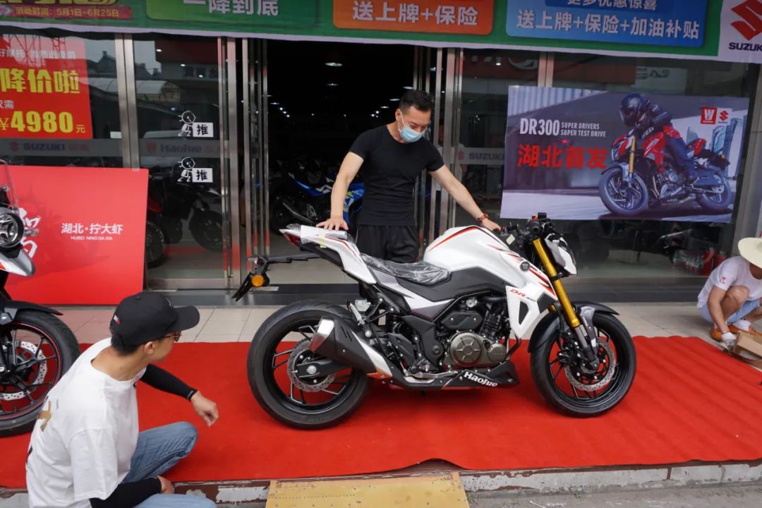 「动力」岂止工艺：豪爵DR300开箱日志，一款世界级水准的街车