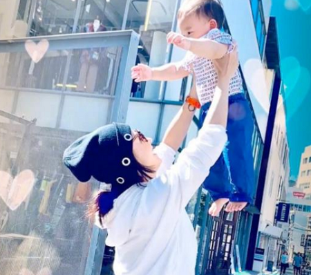 『谢霆锋』谢贤说漏嘴，张柏芝三胎父亲的身份明确，网友：看谢霆锋怎么回应