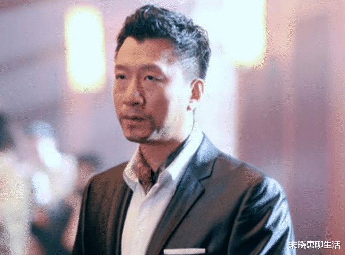 「娱乐圈」不拍戏却永不过气的4位男星：他曾6年无任何作品，归来仍是一线顶级男星