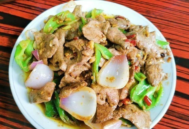 豆腐■周末请公婆来家吃饭，我做了一桌菜，老公看了很生气，不知道为啥