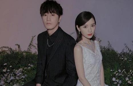 毛晓彤|毛晓彤杨玏七夕情侣照大曝光,郎才女貌,满屏夫妻相!